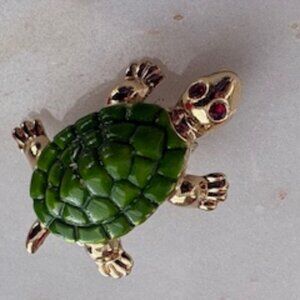 Mini Turtle brooch-Gold tone -Green enamel shell-Redrhinestone eyes